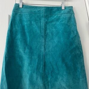 Suede Express skirt in excellent condition